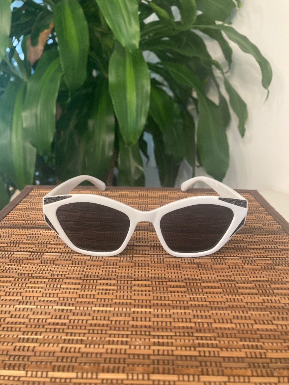 Retro White   with black  rhinestone  Sunglasses